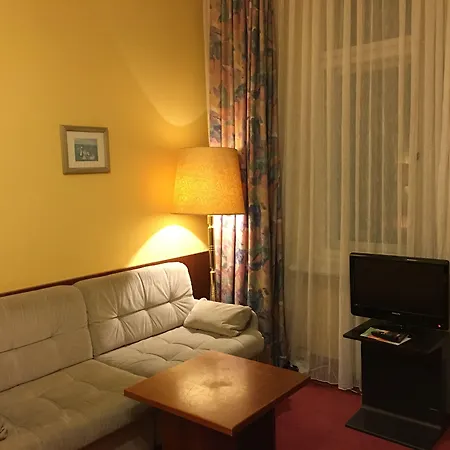 Kurfuerst Am Kurfuerstendamm-3