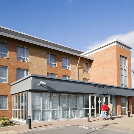 Ibis Swansea-3