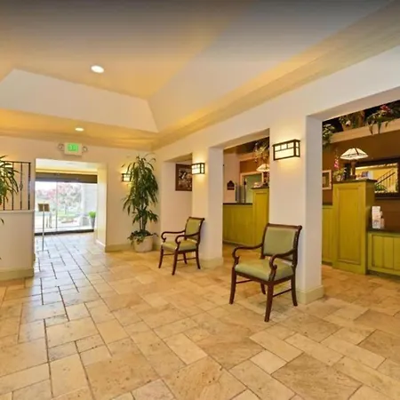 Lions Gate Hotel-2
