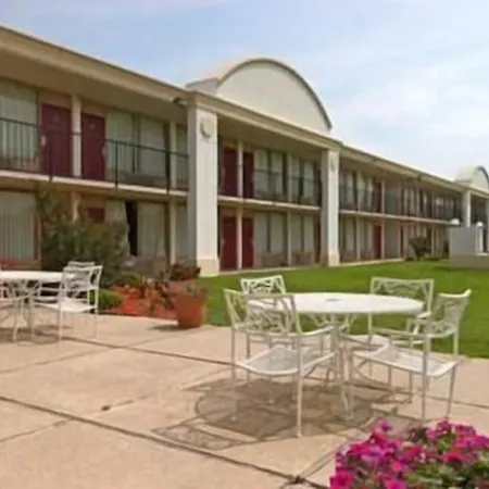 Days Inn By Wyndham Hillsboro Tx-3