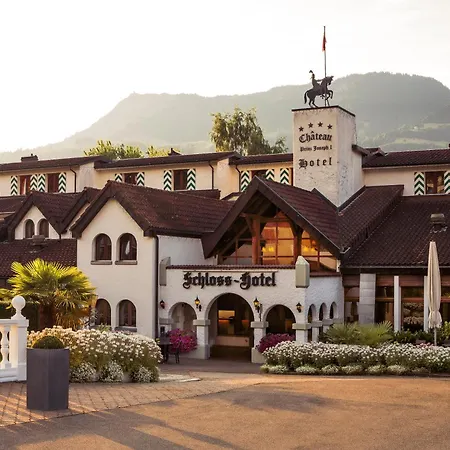 Swiss-Chalet Merlischachen - Romantik Schloss-Hotel Am See-3