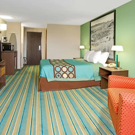 Super 8 By Wyndham Denver Stapleton-3