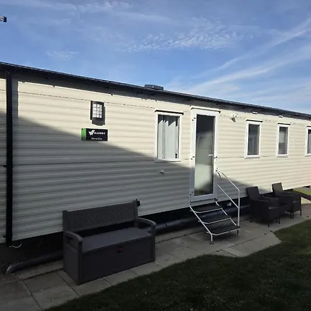 Zucolli'S Caravan At Trecco Bay Holiday Park-2
