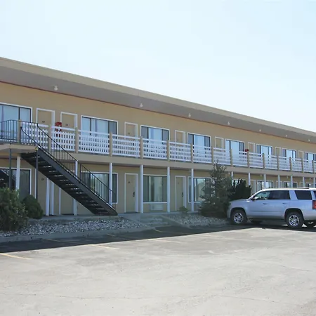 Super 8 By Wyndham Wells-3