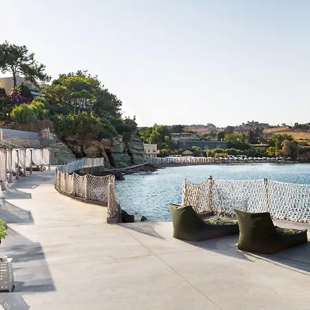 Out Of The Blue Resort & Spa-2