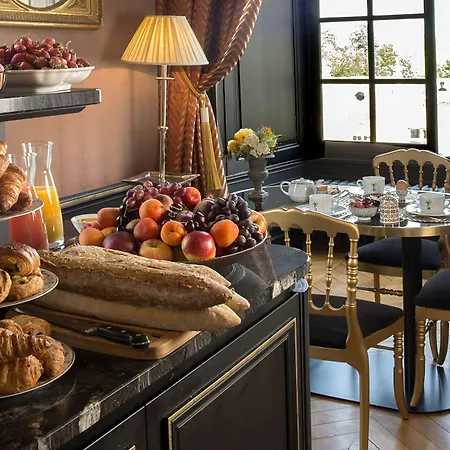 Chateau Colbert-3
