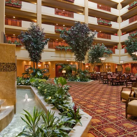 Embassy Suites By Hilton Hampton Convention Center-3