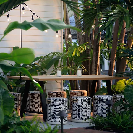 Lighthouse Hotel - Key West Historic Inns-3