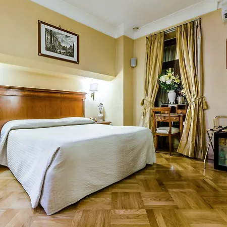 Luxury Rooms H 2000 Roma-2