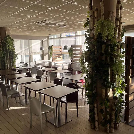Campanile Paris Ouest - Chaville-2