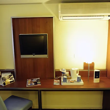 Comfort Hotel Aeroport Lyon St Exupery-2
