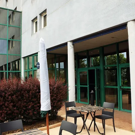 Comfort Hotel Aeroport Lyon St Exupery-3