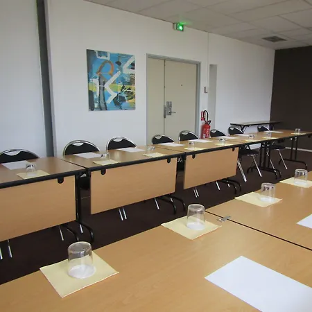 Comfort Hotel Aeroport Lyon St Exupery-2