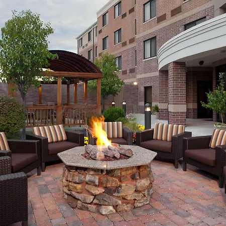 Courtyard By Marriott Columbia-2