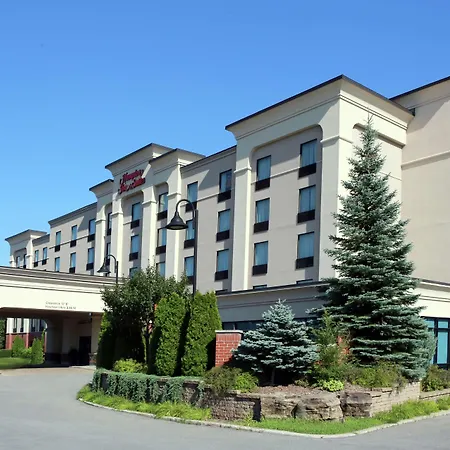 Hampton Inn & Suites Laval-2