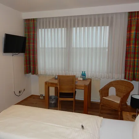 Hotel Frankenhöhe-3