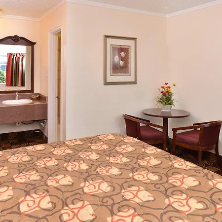 Americas Best Value Inn & Suites Klamath Falls-2