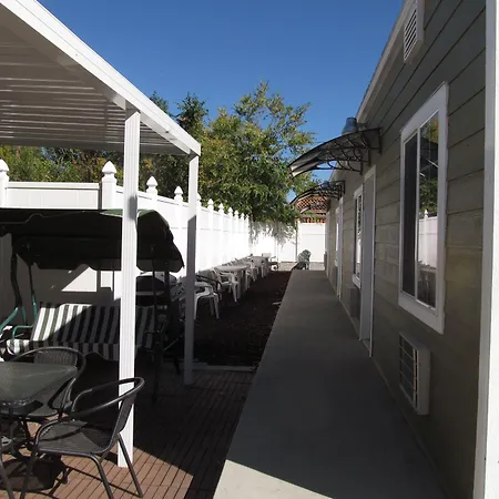 Western Motel-2