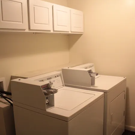 Shiretown Inn & Suites-2