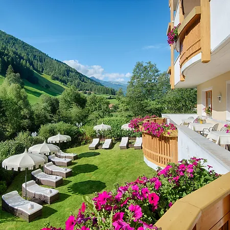 Wellness Refugium & Resort Hotel Alpin Royal - Small Luxury Hotels Of The World-3