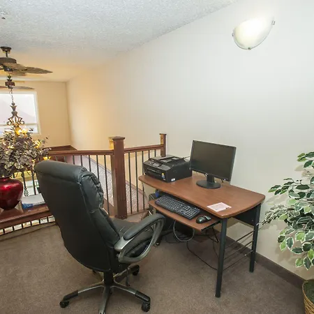 Lakeview Inns & Suites - Chetwynd-3