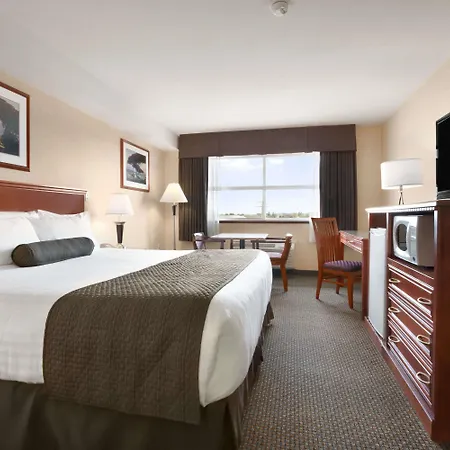 Days Inn & Suites By Wyndham Langley-2