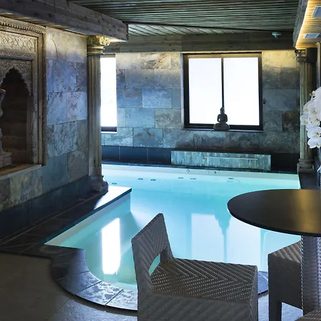 Hotel Et Spa Le Lion D'Or-3