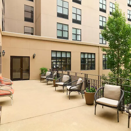 Hilton Garden Inn Bloomington-3