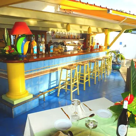 Le Nautile Beachfront-3