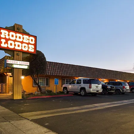 Rodeo Lodge-3