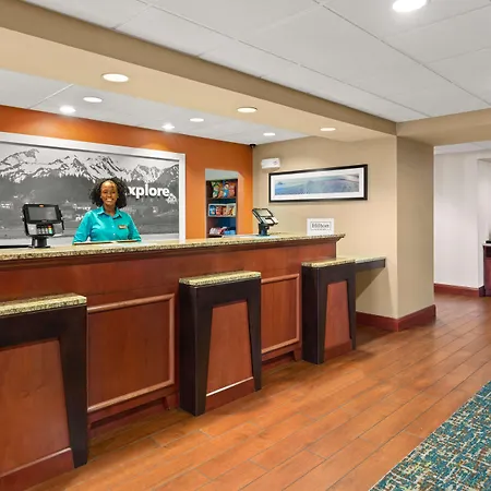 Hampton Inn & Suites Burlington-2