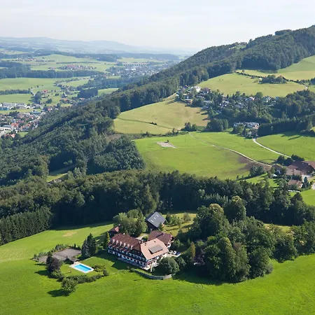 Hotel Schoene Aussicht-3
