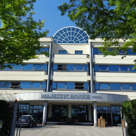 Ferretti MajesticHouse-2