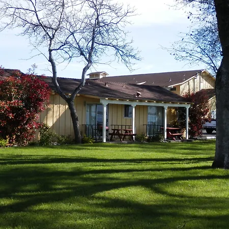 Skylark Shores Resort-2
