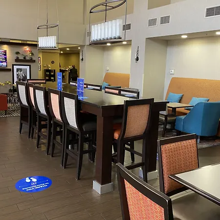 Hampton Inn & Suites Las Vegas South-3