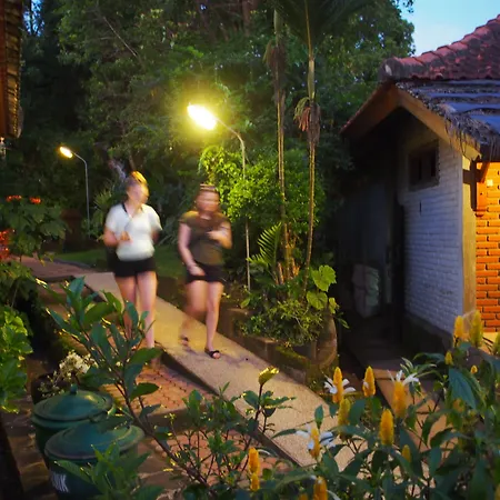 Puri Lumbung Cottages Restaurant & Spa Munduk-3