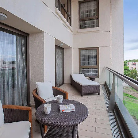 Oakwood Residence Naylor Road Pune-2