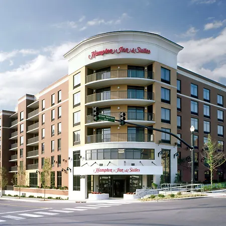 Hampton Inn & Suites Nashville-Downtown-2