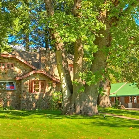 Strawberry Valley Inn-3