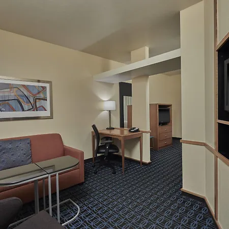 Fairfield Inn & Suites Burlington-3