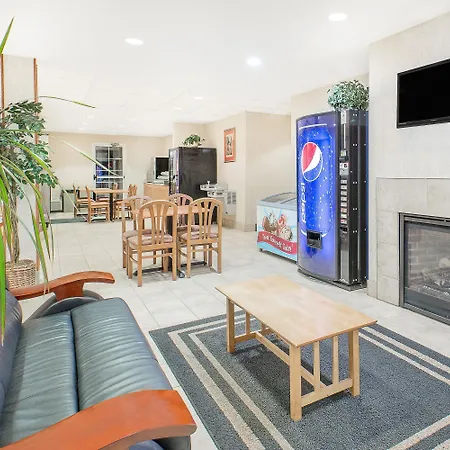Microtel Inn & Suites By Wyndham Colfax-2