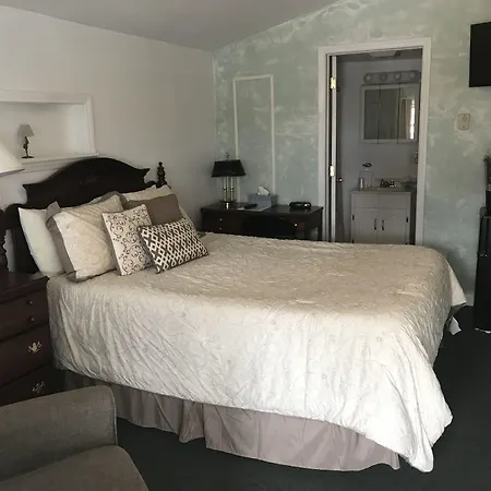 Longhouse Lodge Motel-2