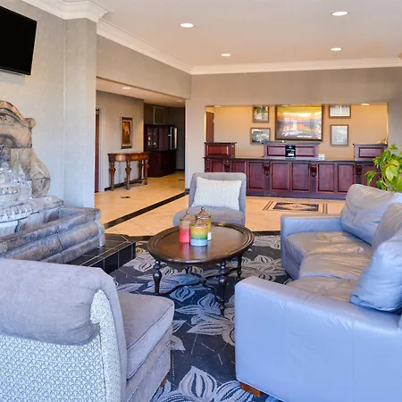 Best Western Plus Two Rivers Hotel & Suites-3