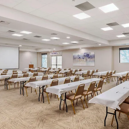 Best Western Plus Crossroads Inn & Suites-2