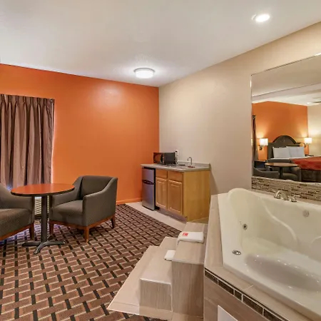 Econo Lodge Inn & Suites Granite City - St Louis-2