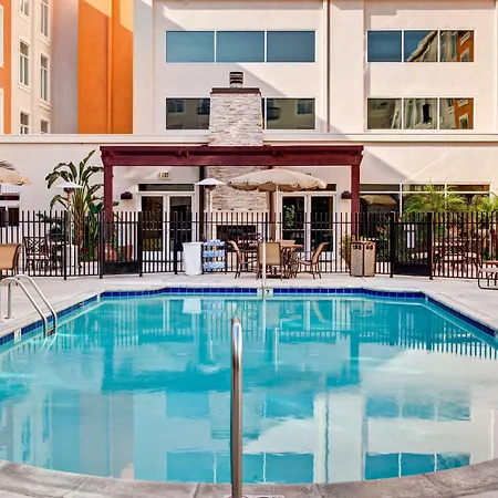 Embassy Suites Valencia-3
