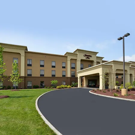 Hampton Inn Utica-3