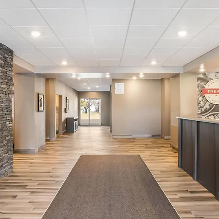 Ramada By Wyndham St Paul Ab-2