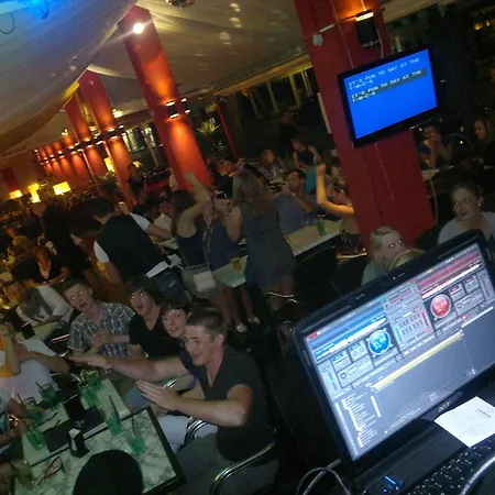 Hotel Amalfi & Restaurant Karaoke Bar-3