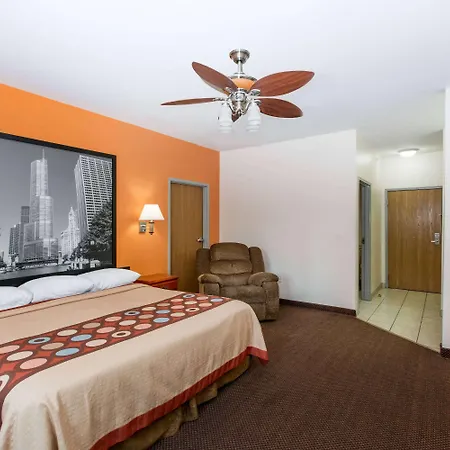 Super 8 By Wyndham Salina-2